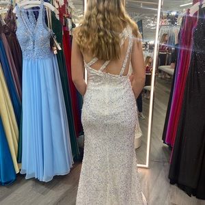 BRAND NEW! Sherri Hill white prom dress, size 8, never worn! One shoulder style.